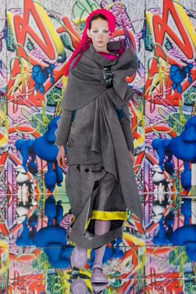 Look 11